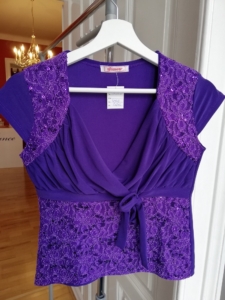2ndHand: Glamour Top in Lila mit Pailetten