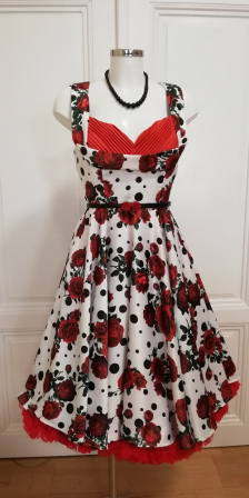 Rosenkleid mit 50s Dekolleté