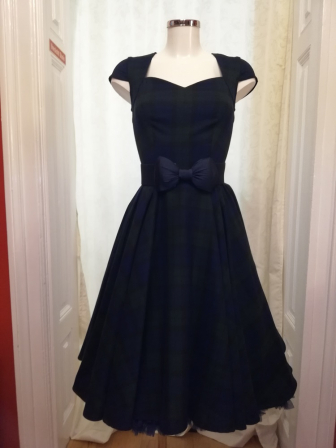 Tartankleid mit Taschen und Vollkreisrock Gr.36+38