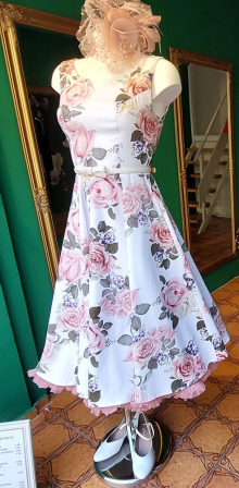 NEU! Swingkleid mit Rosen🌸
