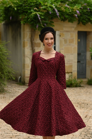 NEU! Jacquard Swingkleid in Burgundy...